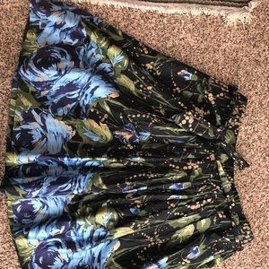 Vibrant skirt for work or play.